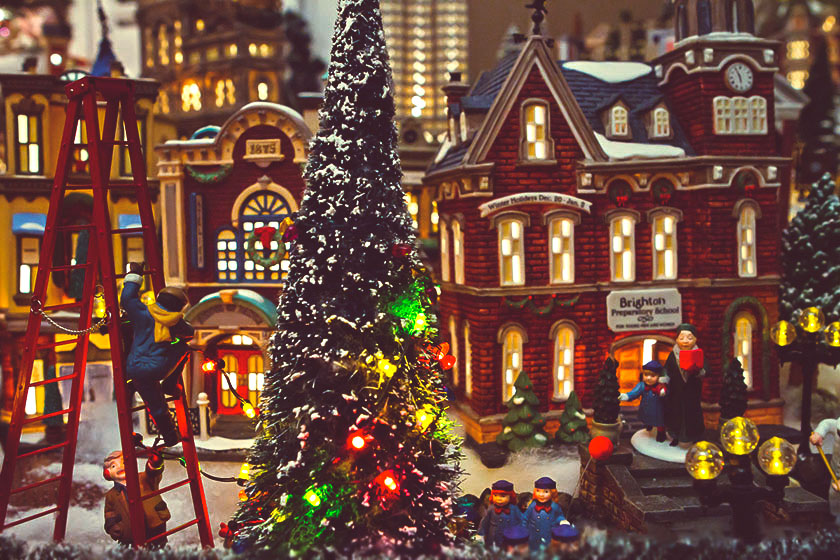 Рождественская улица в миниатюре