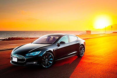 Директор Apple Тим Кук задумался о покупке Tesla Motors