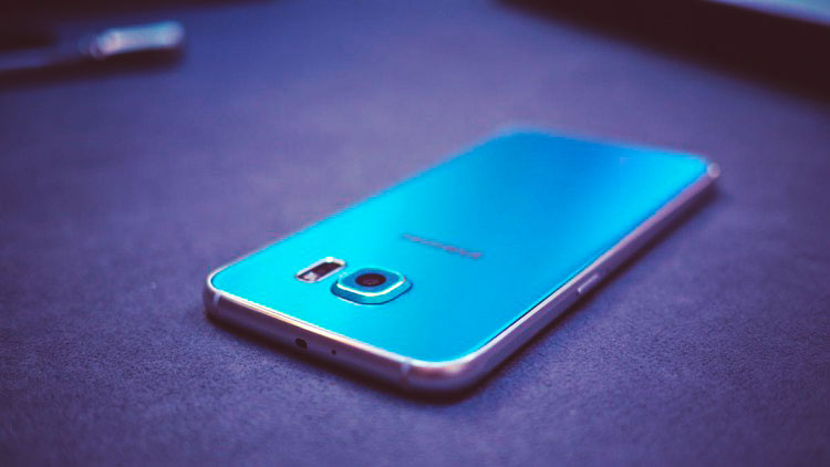 Galaxy S6 в голубом корпусе